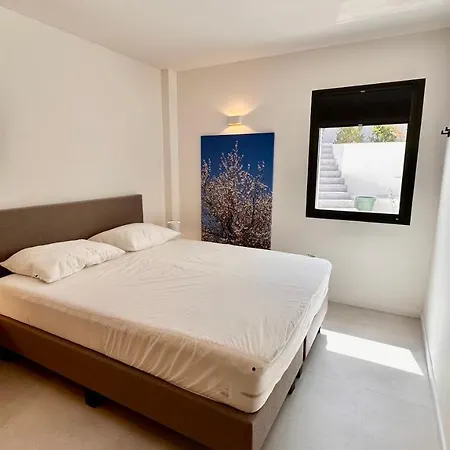 Floris 500m To Saturday Arrive-leave Only Villa *